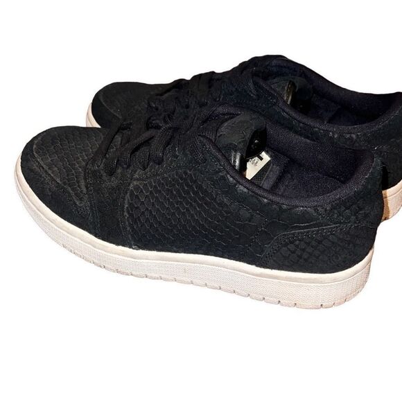 Nike Air Jordan 1 Retro Low Black Python Women size 6.5 Sneaker Shoes - Picture 3 of 13